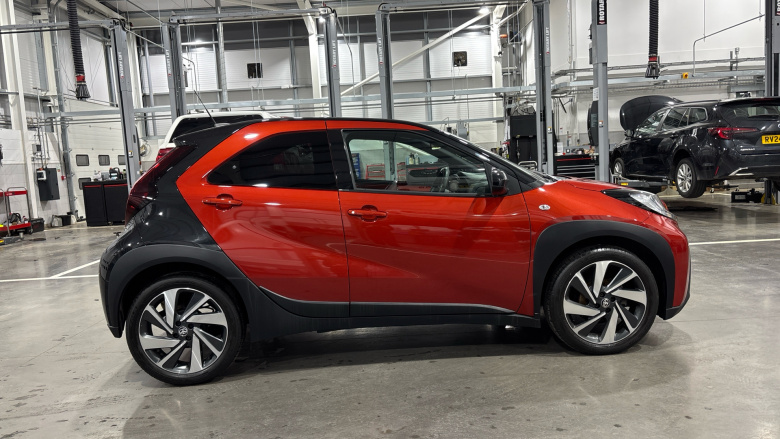 Toyota Aygo X 1.0 VVT-i Edge 5dr Petrol Hatchback